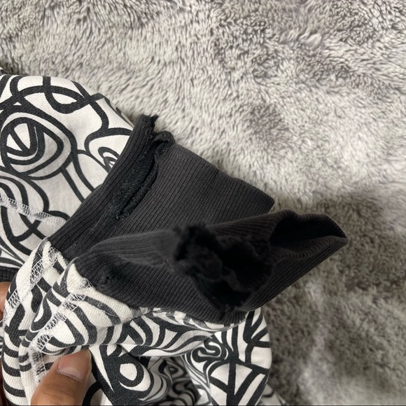 Lululemon Scuba Hoodie - Picture 4 of 9